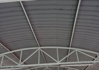 Hangar metallique